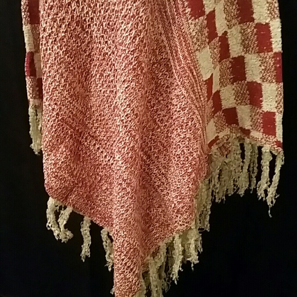 Ladies poncho one-size-fits-all red and Gray - Picture 2 of 4